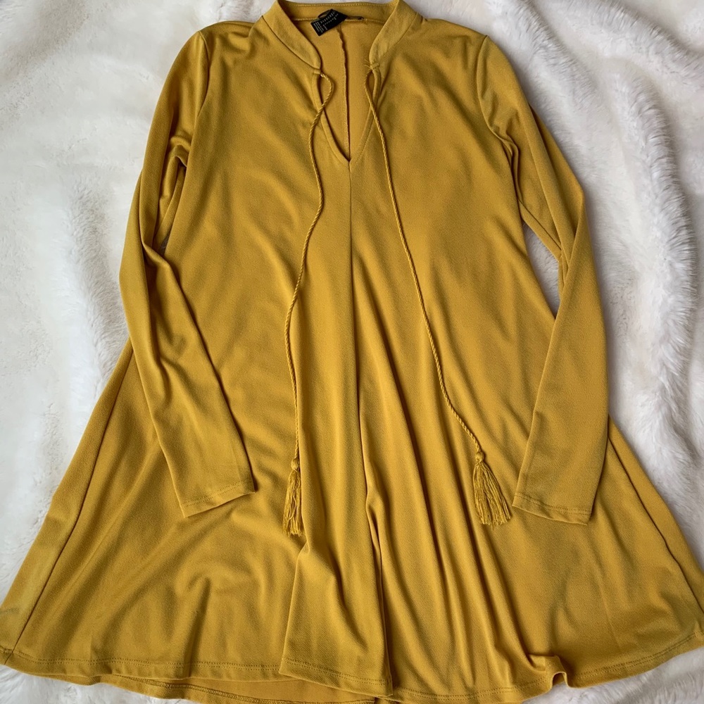 Dress - Picture 2 of 4